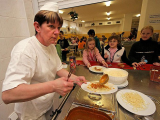MPSV uvolní na obědy pro děti z chudých rodin dalších 35 milionů korun